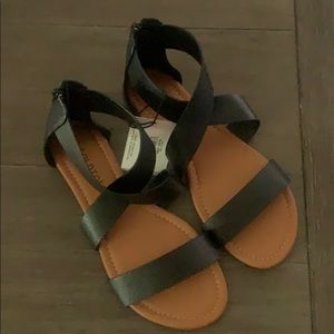 GOLD TOE black strappy sandals